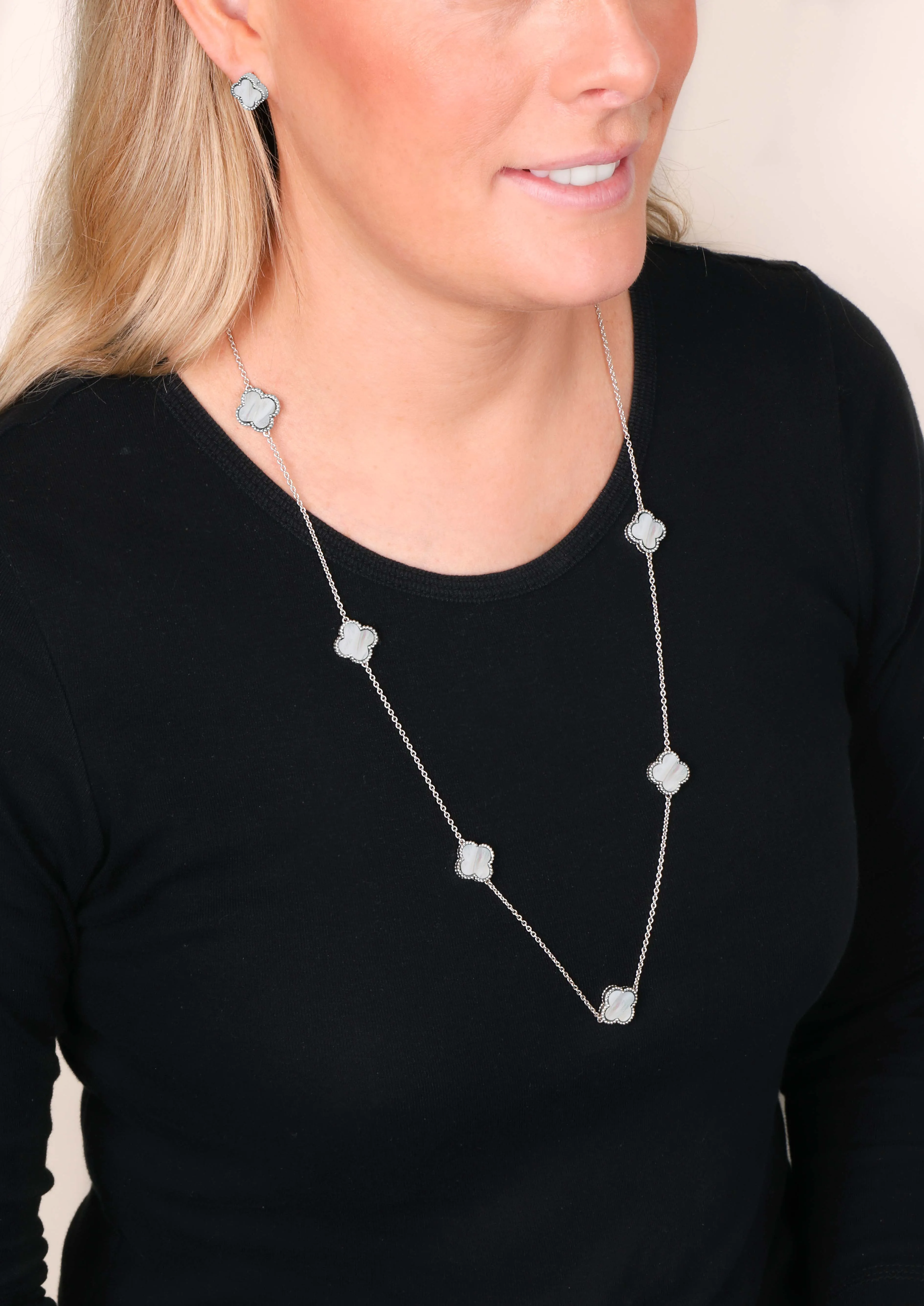 9ct White Gold White Mother of Pearl Bloom Four Leaf Clover Ball Edge Necklace
