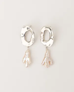 Agua Silver Earrings w. Biwa Pearls