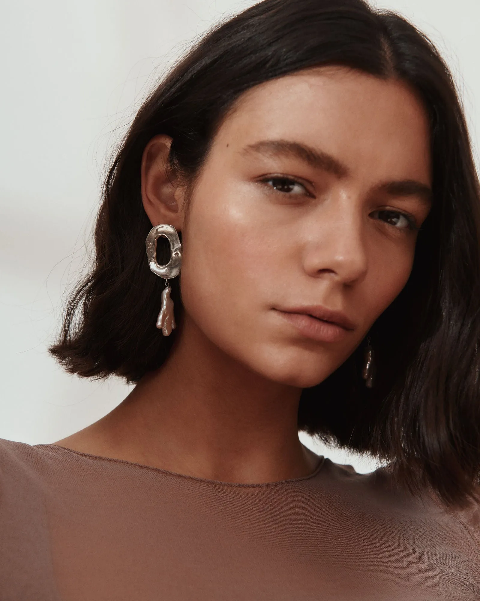 Agua Silver Earrings w. Biwa Pearls