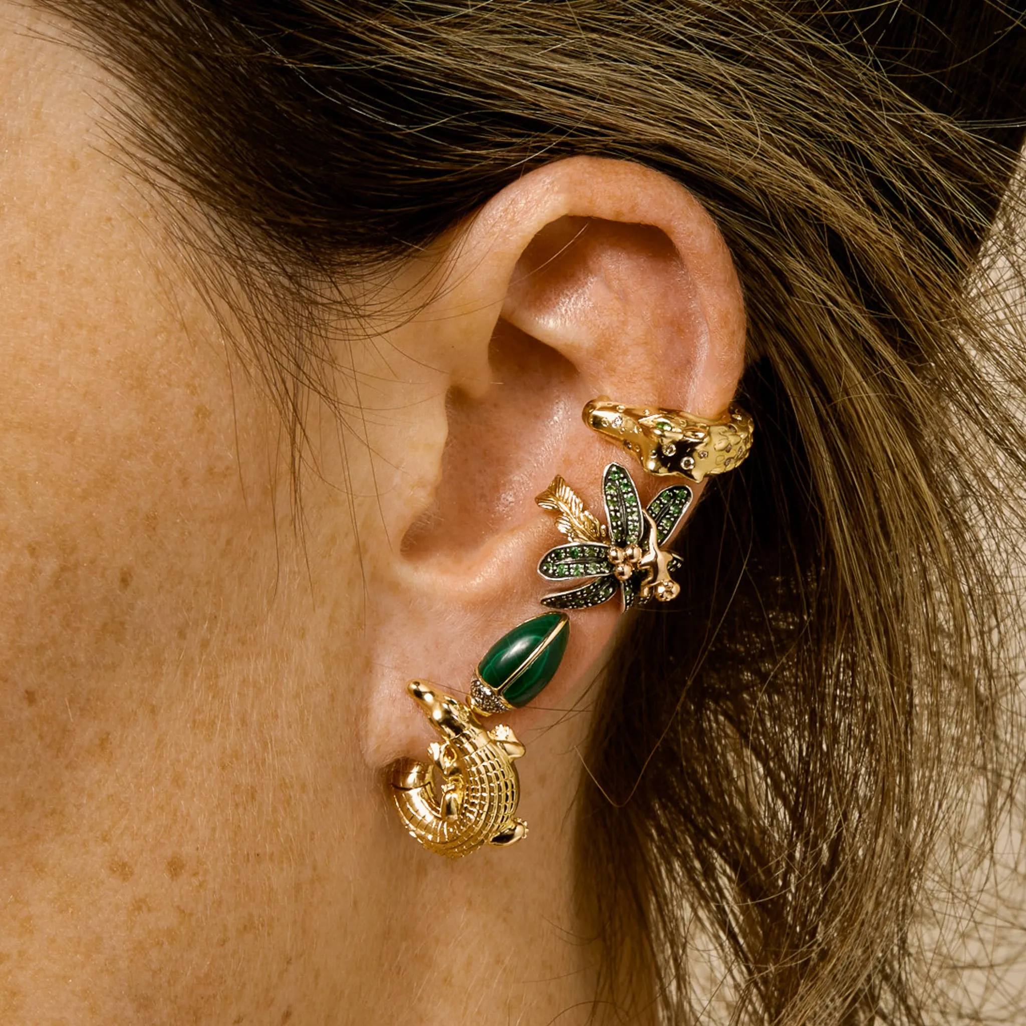 Alligator Twist 18K Gold Earring w. Tsavorite