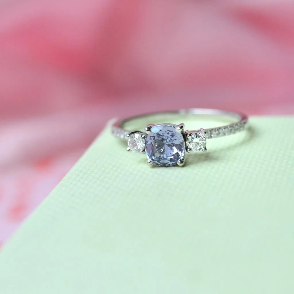 Alu 18K Gold Ring w. Diamonds & Sapphire