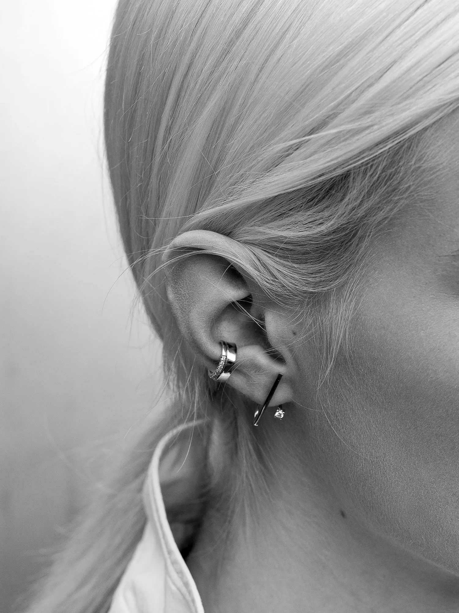 Diamond Line 0.06 14K Gold, Whitegold or Rosegold Ear Cuff w. Diamonds