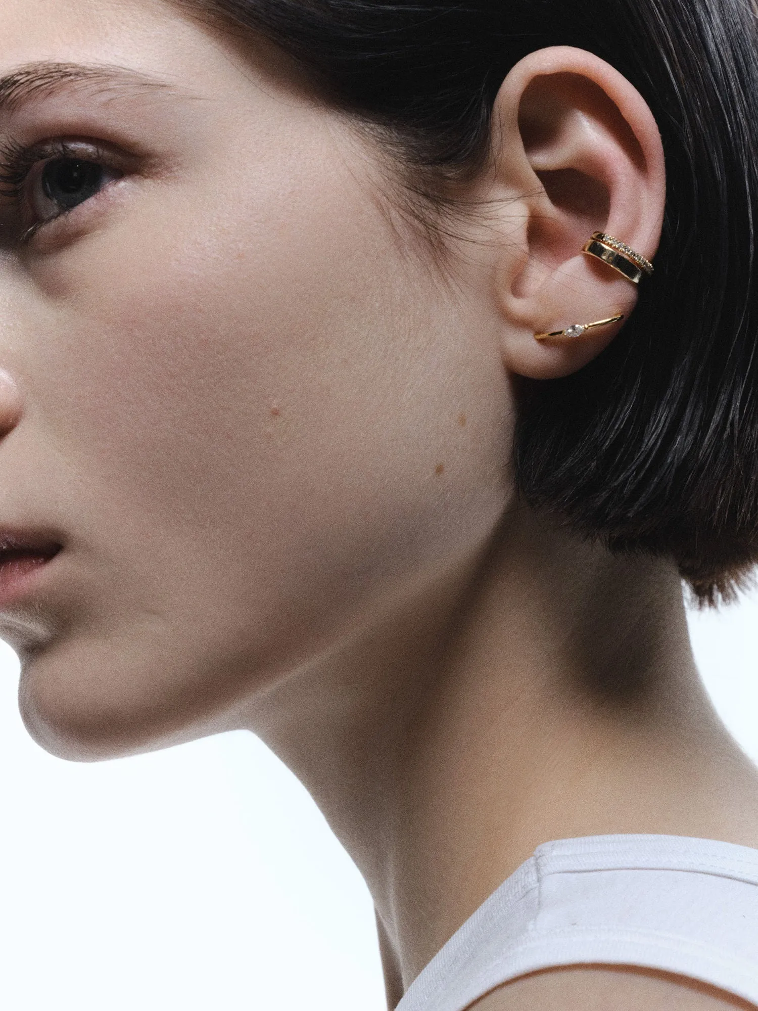 Diamond Line 0.06 14K Gold, Whitegold or Rosegold Ear Cuff w. Diamonds