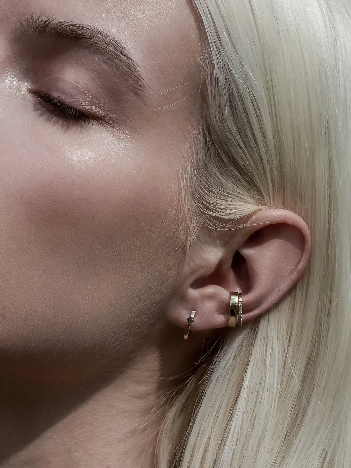 Diamond Line 0.06 14K Gold, Whitegold or Rosegold Ear Cuff w. Diamonds