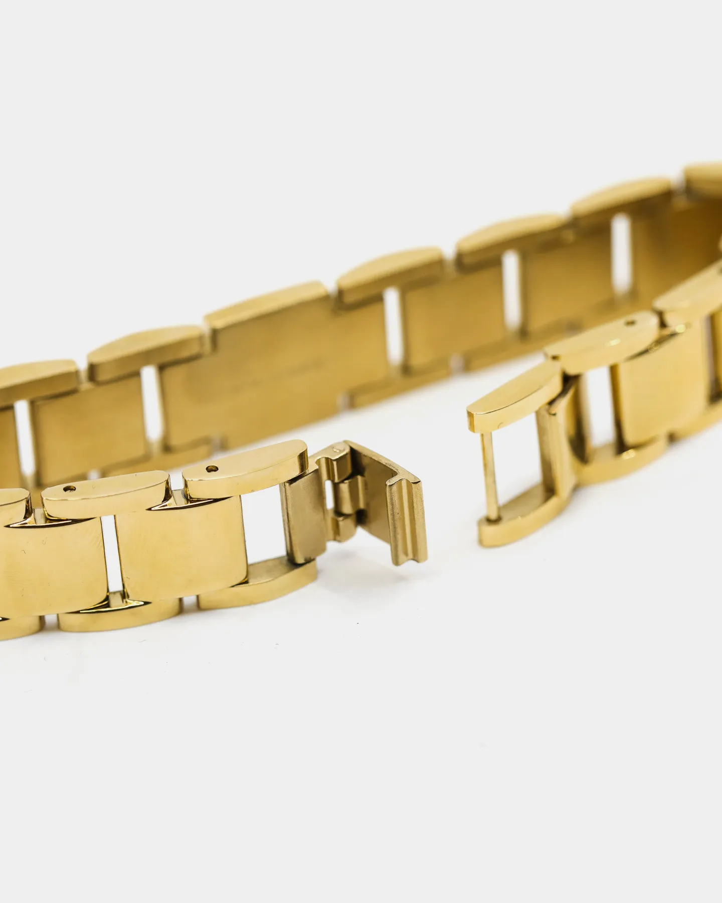 Guess Mainline 12mm Frontier Crystal Bracelet Gold