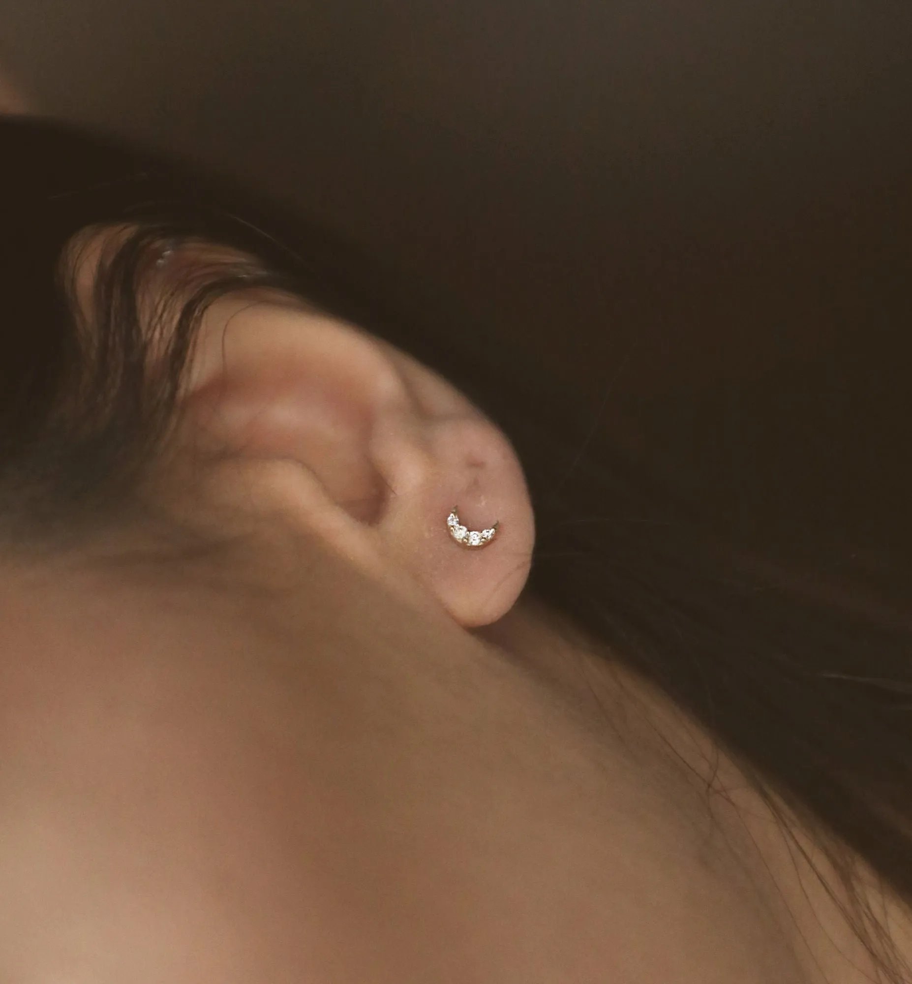 Half Moon 18K Rose Gold Stud w. Diamonds