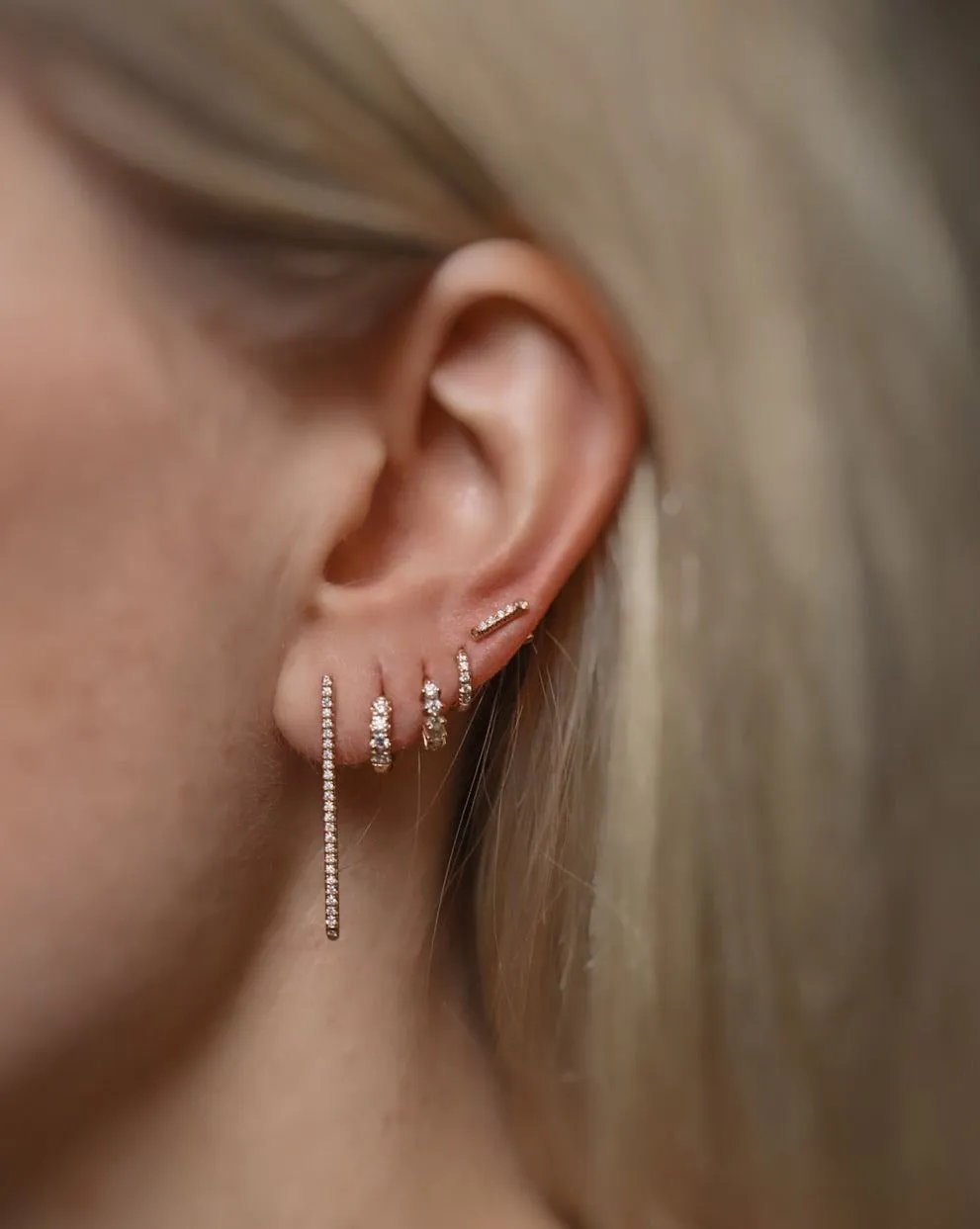 Jade Petite 18K Gold, Whitegold or Rosegold Stud w. Diamonds