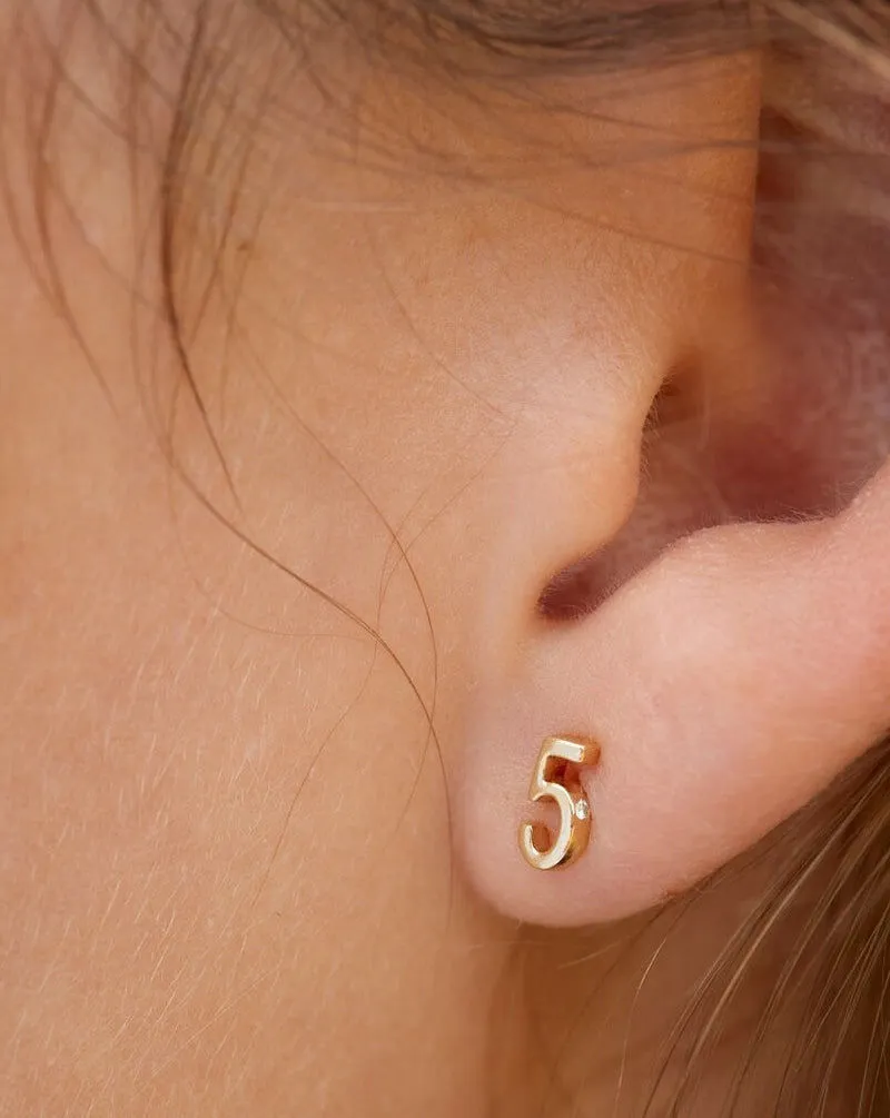 My 1 18K Gold Stud w. Diamond