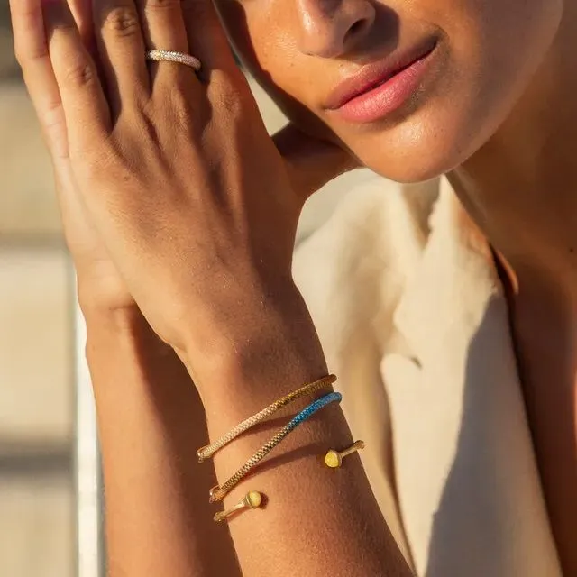 Nature 18K Gold Bangle w. Amber