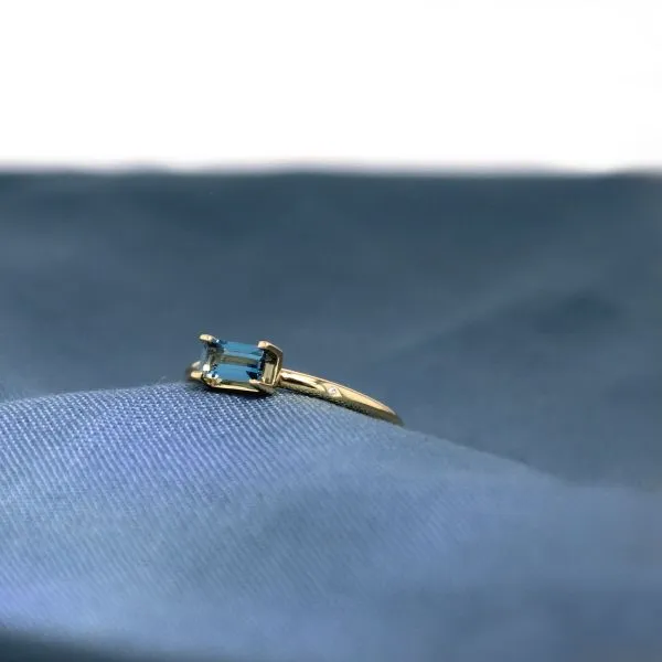 Nord London 18K Gold Ring w. Blue Topaz