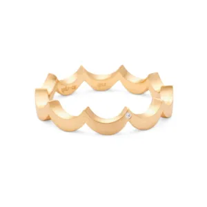 Royal 18K Gold Ring w. Diamond