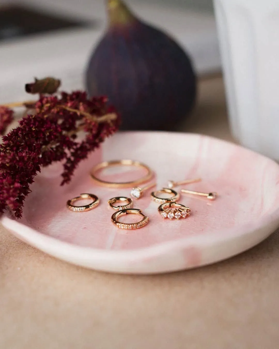 Signature 5mm 18K Gold, Whitegold or Rosegold Huggie w. Diamonds