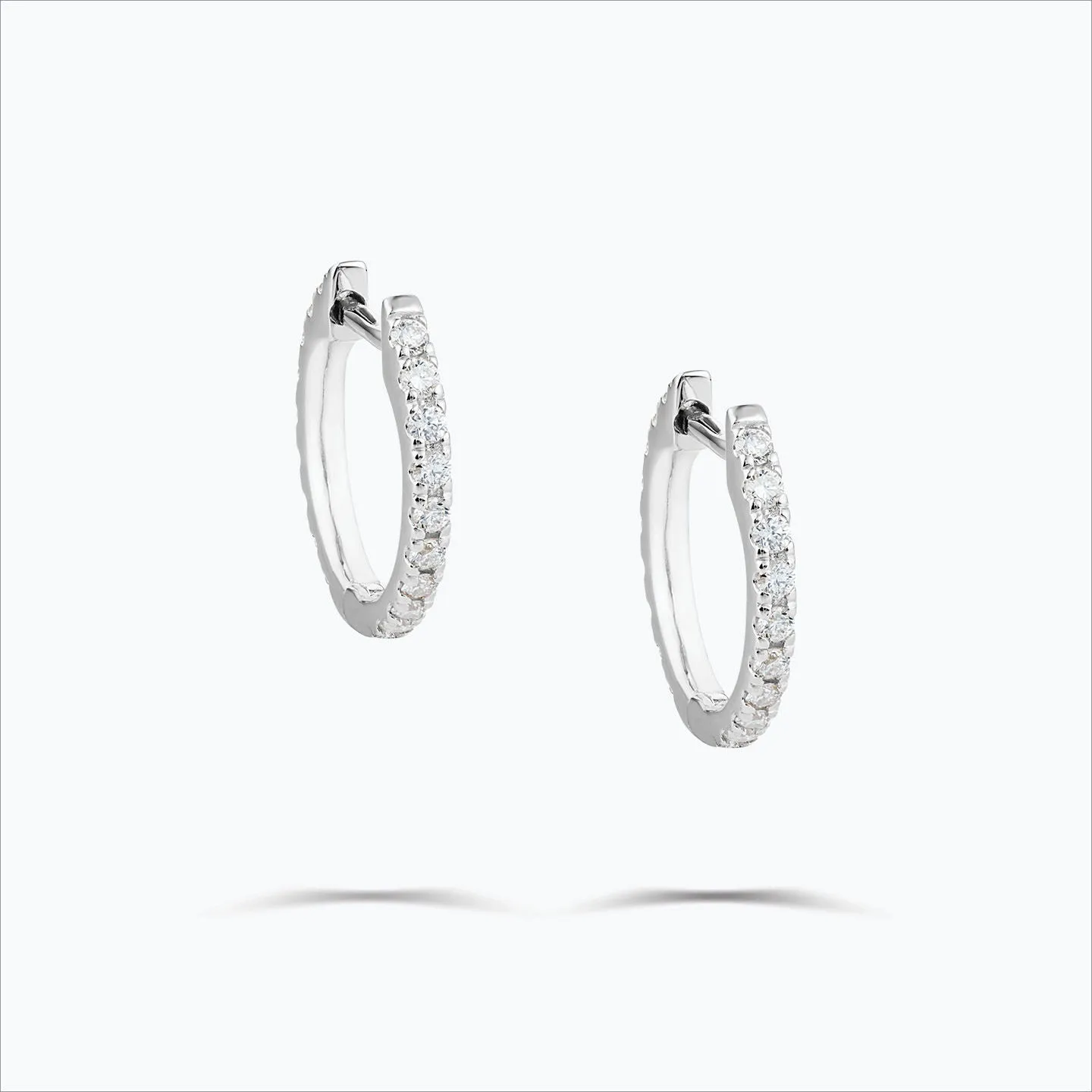 Single Line 18K White Gold Hoops w. Diamonds