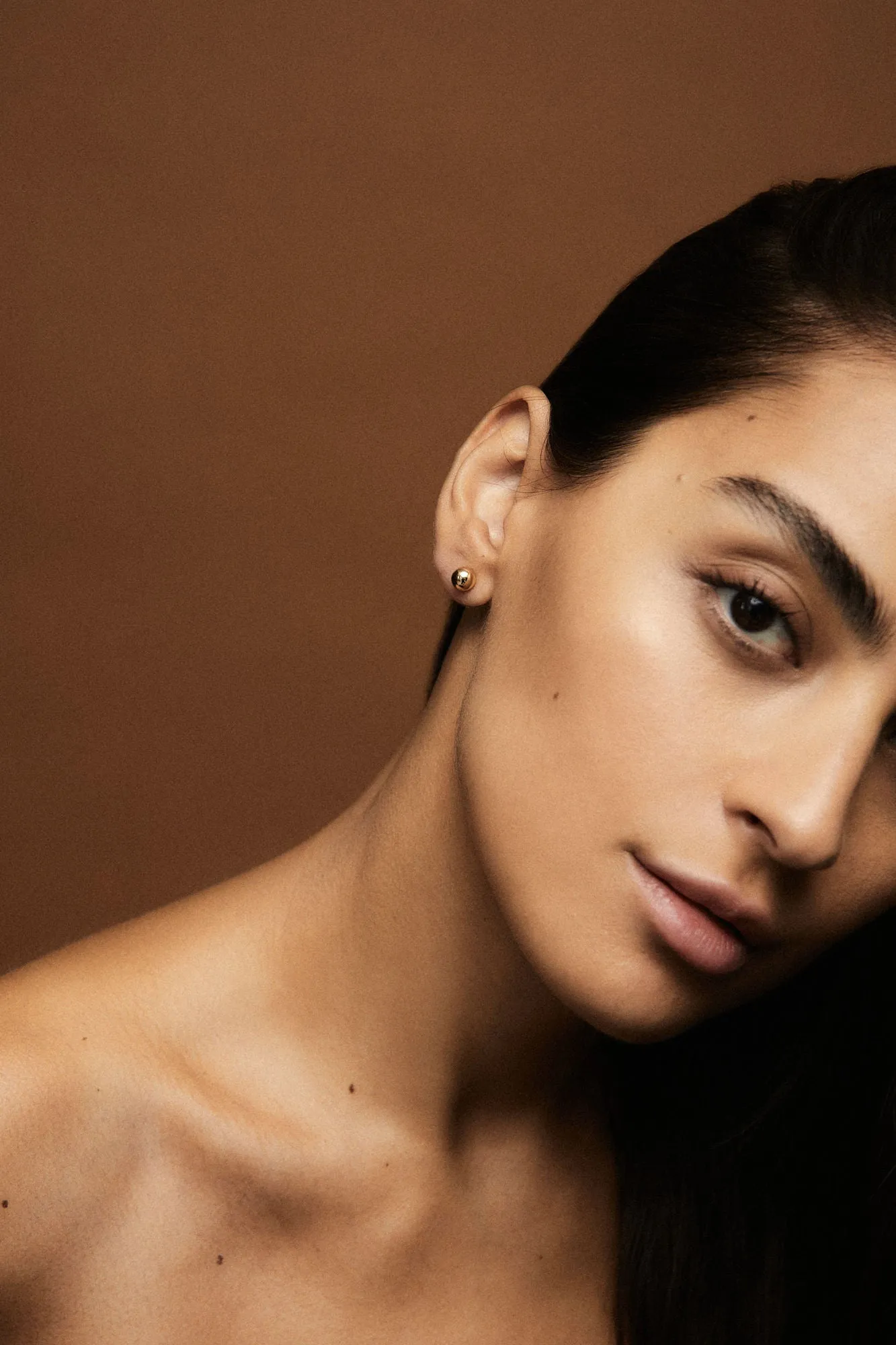 Solitaire Nude 18K Gold Earrings