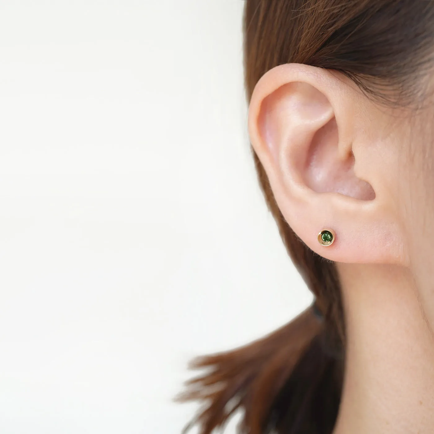 Spot Single 18K & 10K Earring w. 2,5mm Tourmaline