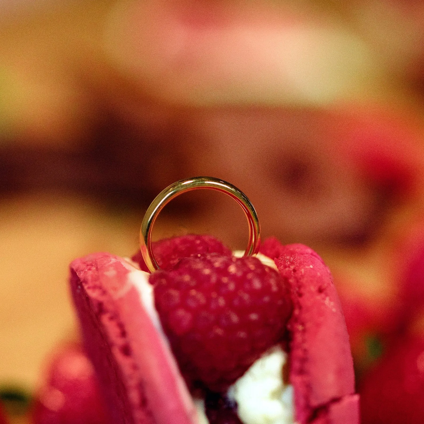 The Pure 1.5 mm 18K Gold, Whitegold or Rosegold Ring