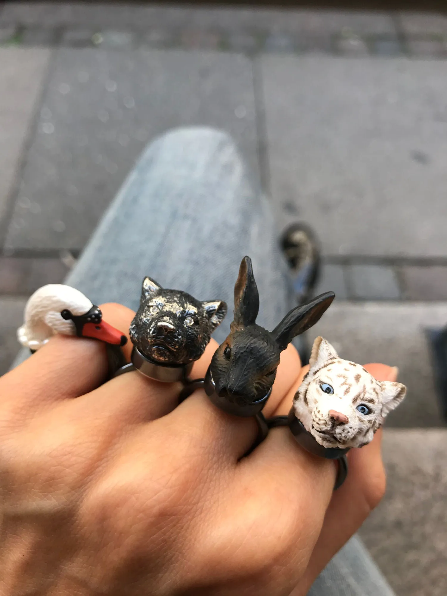 The small Moon Rabbit Silver Ring w. Diamonds