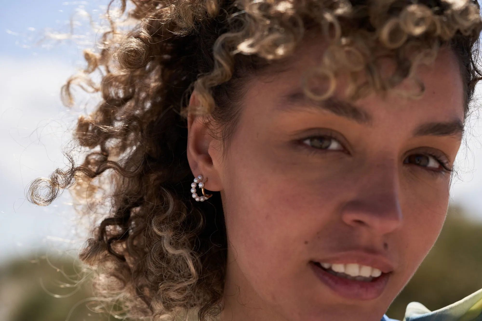 Threaded Pearl 14K Gold Hoop