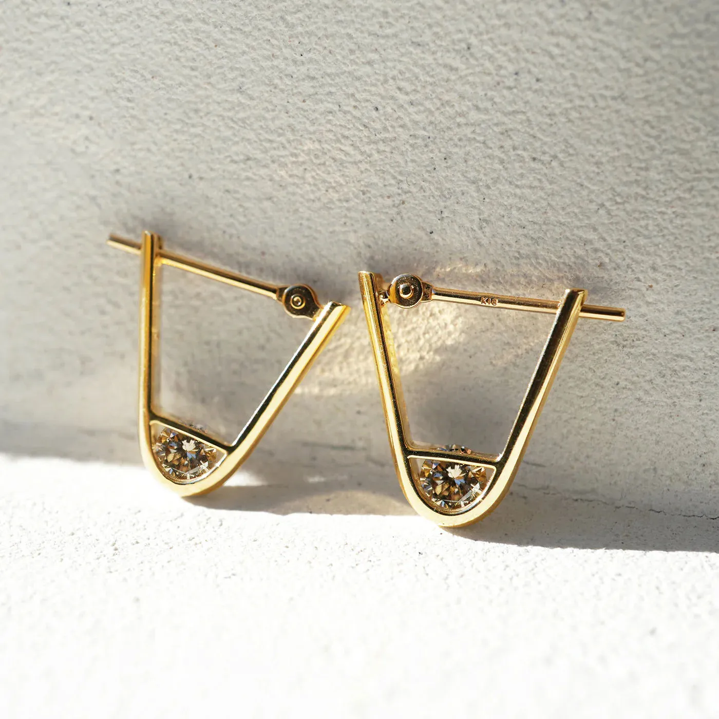 Tip S 18K & 10K Gold Earring w. Diamonds