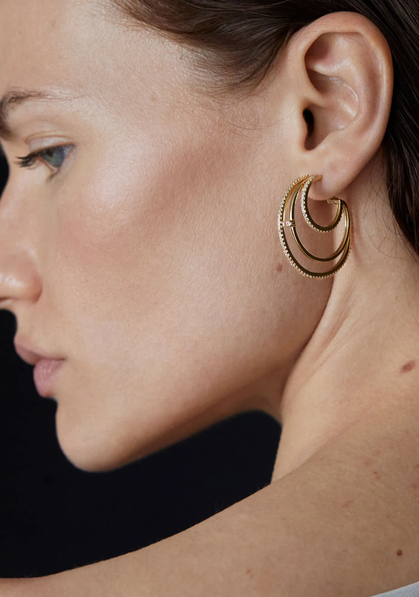 Triple Line 18K Gold Hoops w. Lab-Grown Diamonds