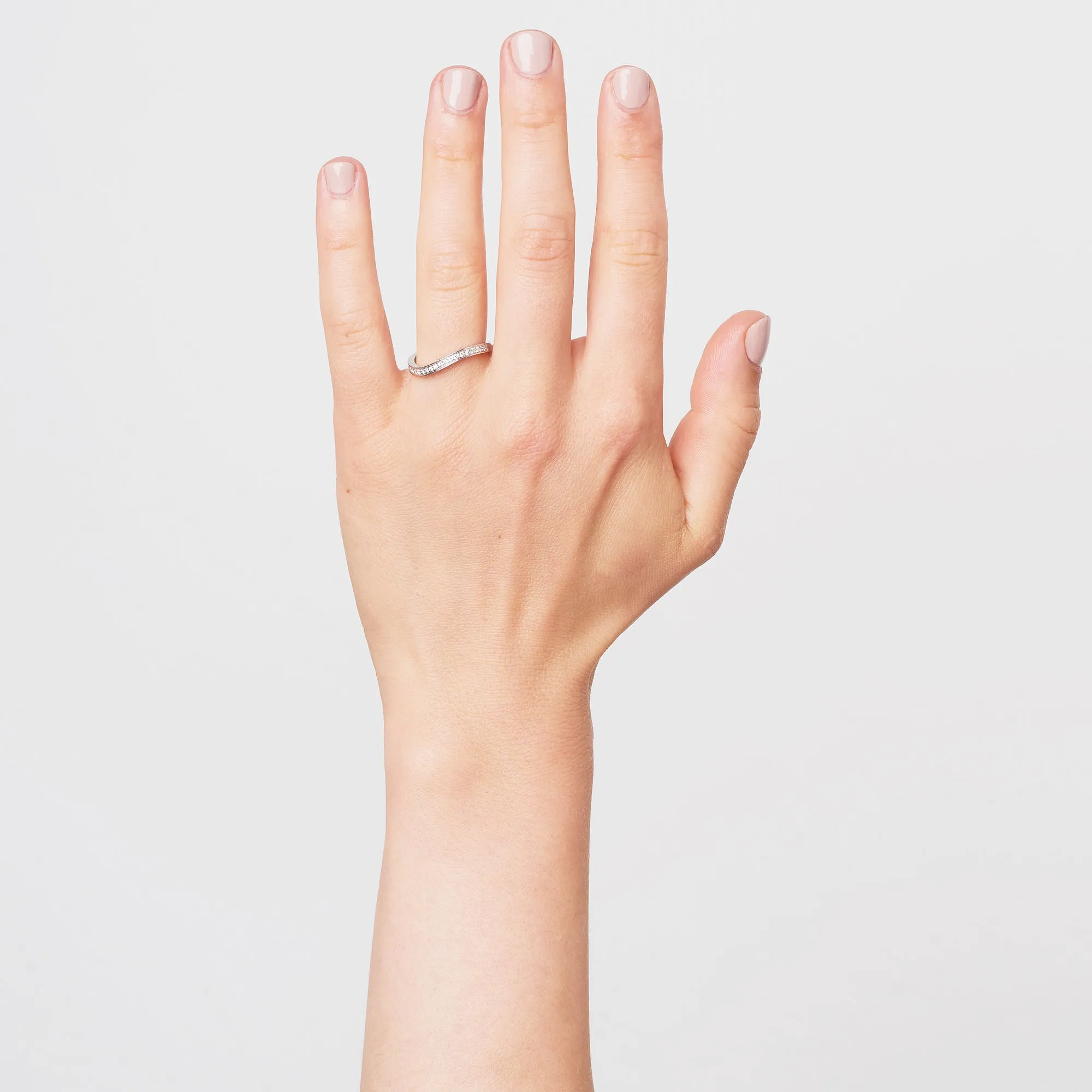 UMA 14K White Gold Ring w. Diamonds