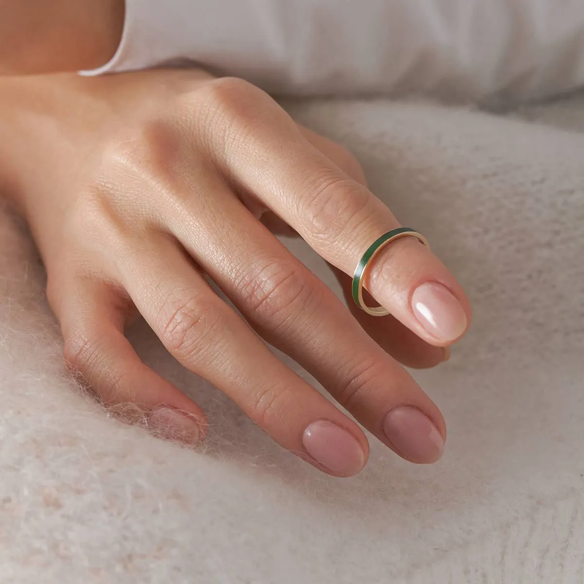 Unisex I 18K Gold Ring w. Green Lacquer