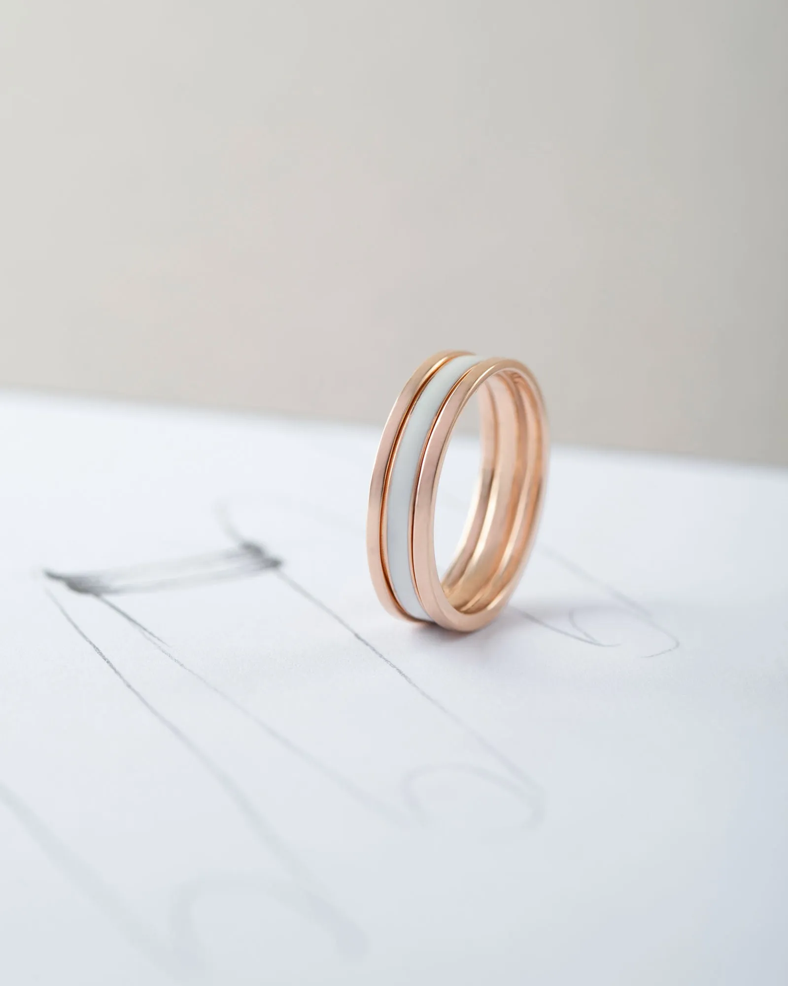 Unisex We 18K Rosegold Ring w. White Lacquer