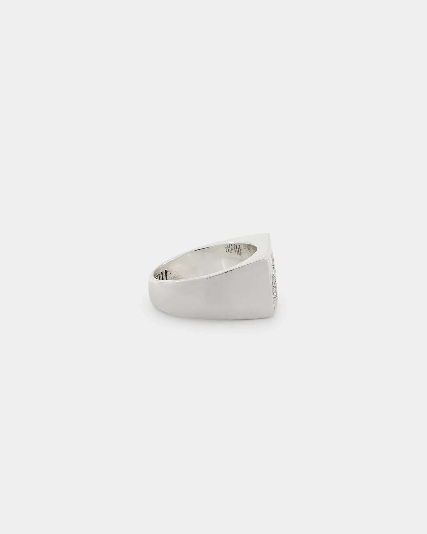 Wild For The Weekend Cloud Crystal Signet Ring (Large) Silver